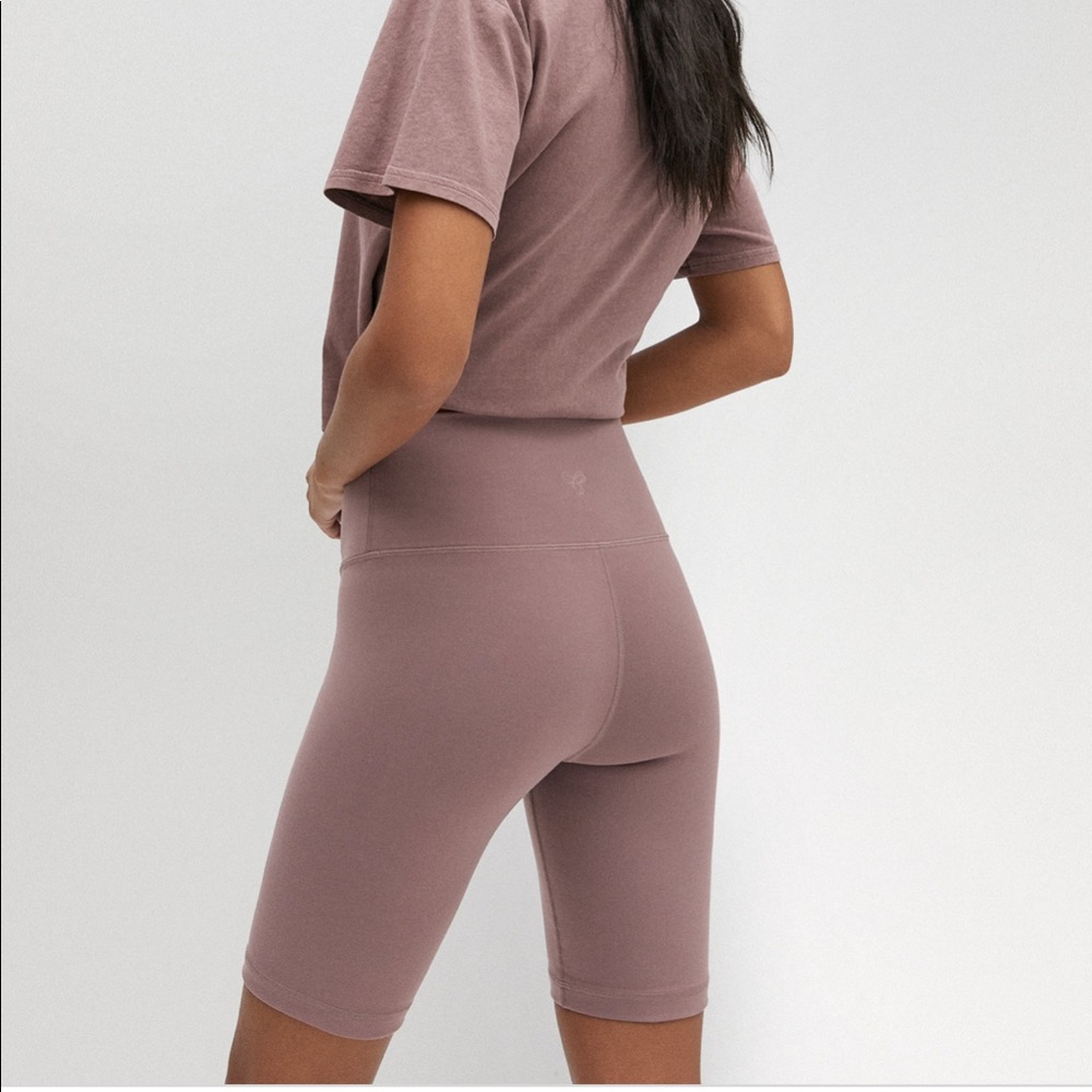 Aritiza TNA atmosphere 7 inch biker short